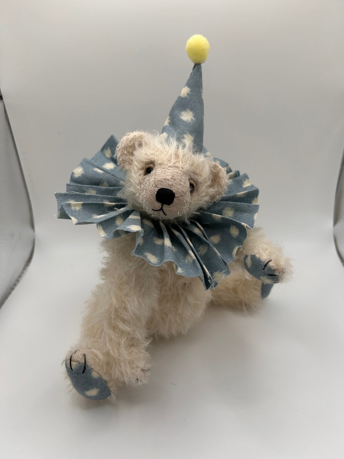 Handmade white Mohair Artist Bear 21cm