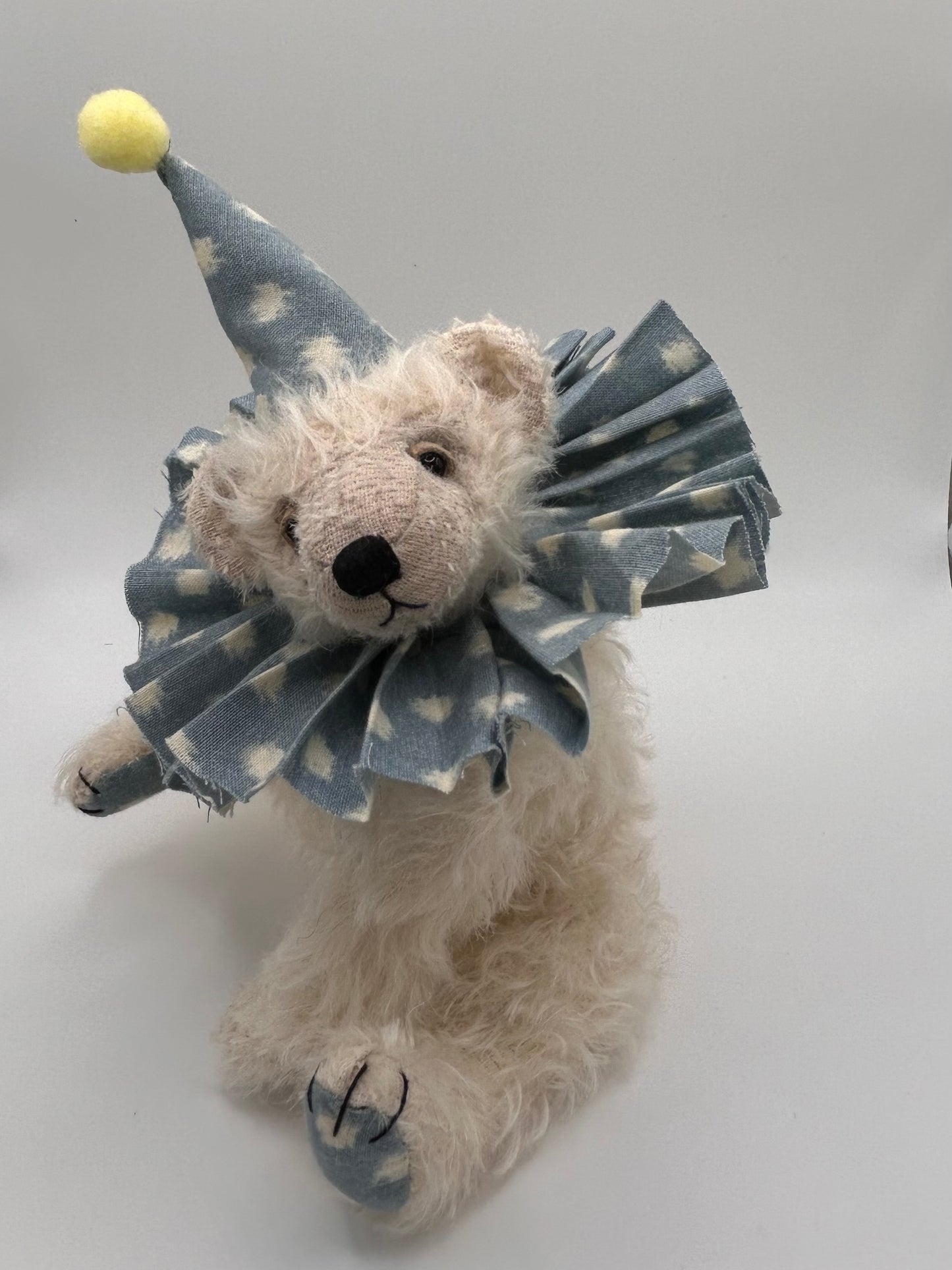 Handmade white Mohair Artist Bear 21cm